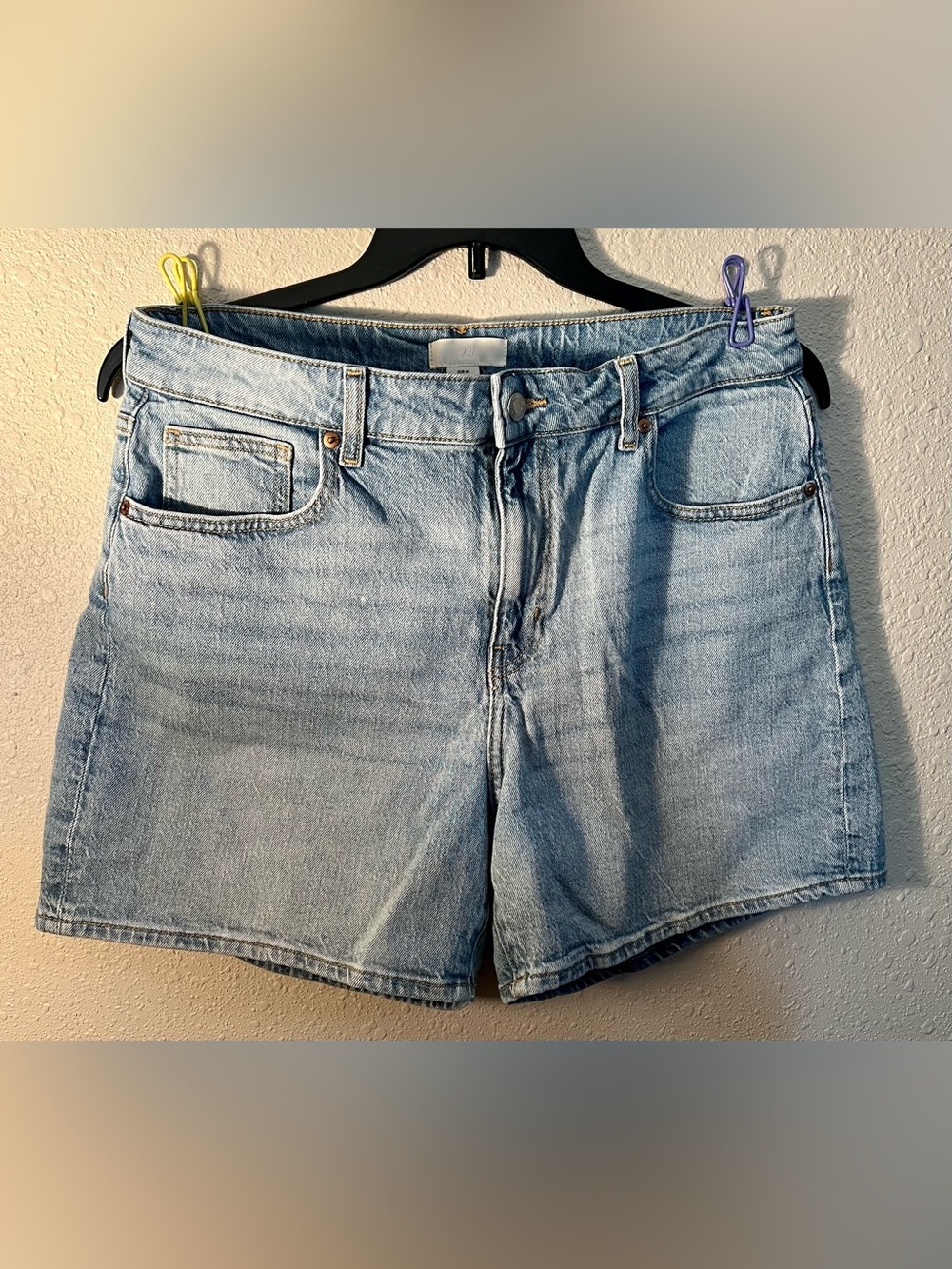 H&M Light Blue Denim Women’s Jean Shorts 5” Inseam EUC